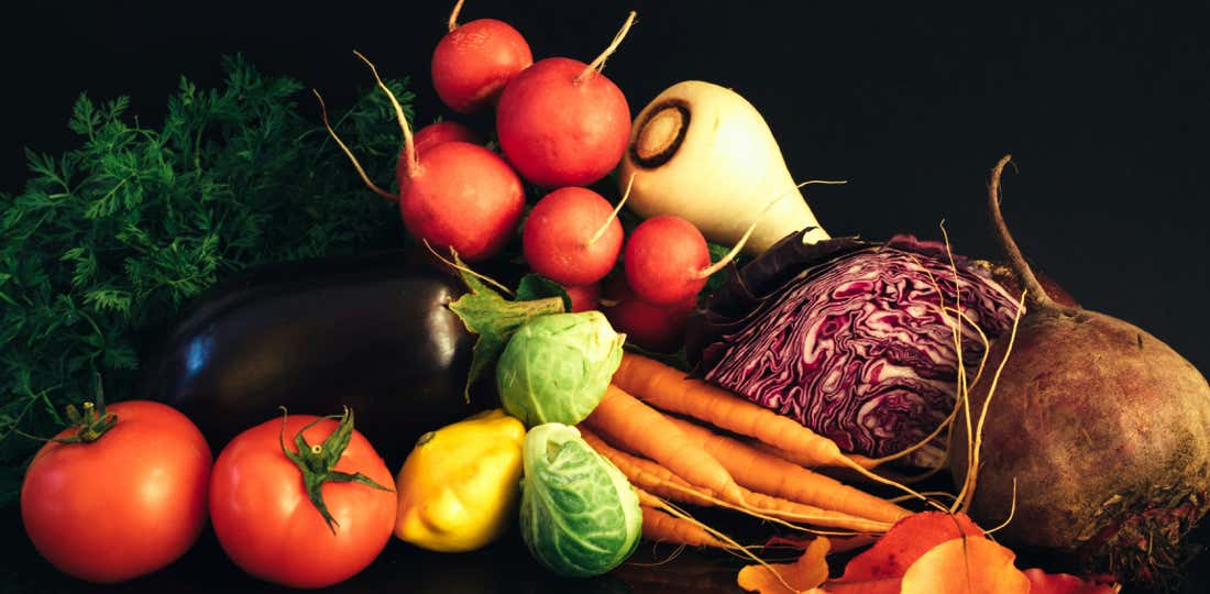 Groente en fruit verpakkingen die speciaal zijn ontworpen om de versheid, kwaliteit en hygiëne van uw producten te waarborgen. Onze stevige en lekvrije verpakkingen beschermen tegen beschadigingen, uitdroging en bederf, zodat uw klanten altijd kunnen genieten van kraakverse producten.